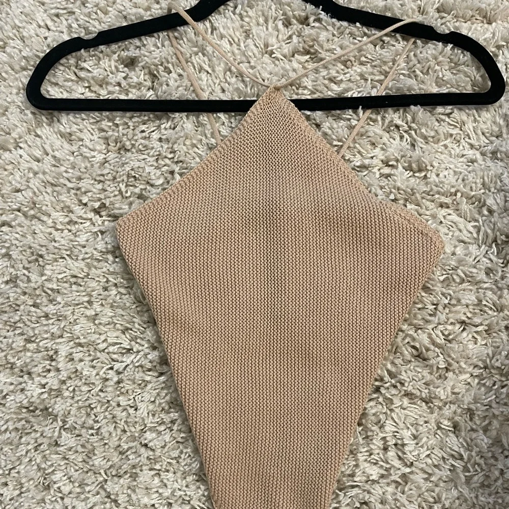 NETTED TOP WITH OPEN BACK - Picture 2 of 6